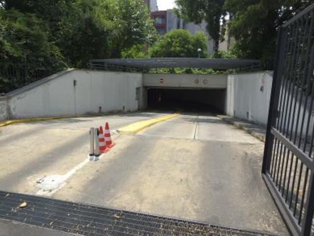 BOX AD. P.TA ROMANA BOCCONI/ VIA GIULIO ROMANO