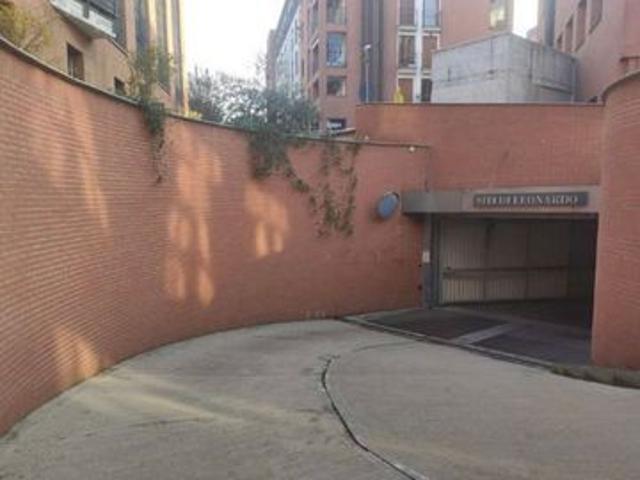 BOX AFFITTASI IN VIA ARGELATI 40 ADATTO A GRANDE AUTO MISURE BOX MT. 6.9