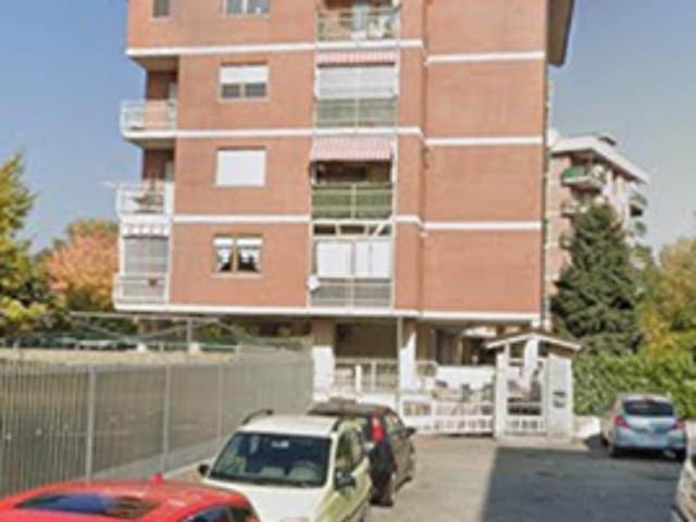 BOX AUTO DOPPIO / AMPIO MAGAZZINO 32mq – LIBERO SUBITO