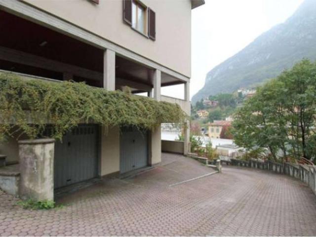 Box / Garage di 14 m in vendita a Lecco