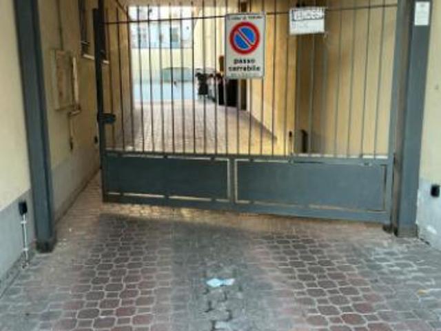 Box / Garage di 14 m in vendita a Torino