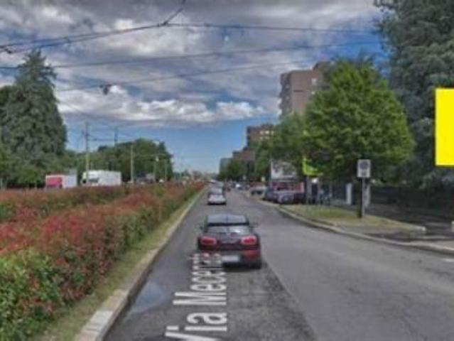 Box / Garage di 16 m in vendita a Milano