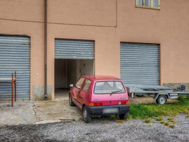 Box / Garage di 28 m in vendita a Catanzaro [rif. DV 13799]