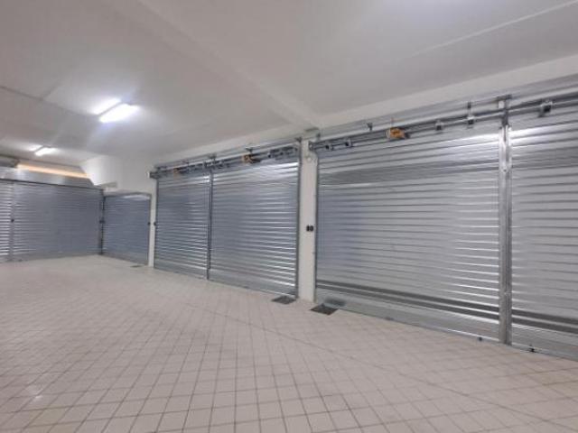 Box / Garage di 20 m in vendita a Roma