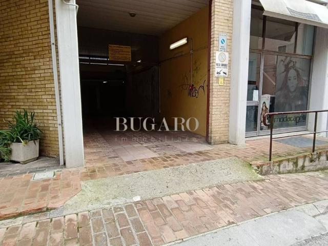 Box / Garage in affitto a Ancona AN