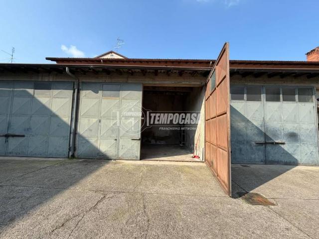 Box / Garage in affitto a Bareggio MI