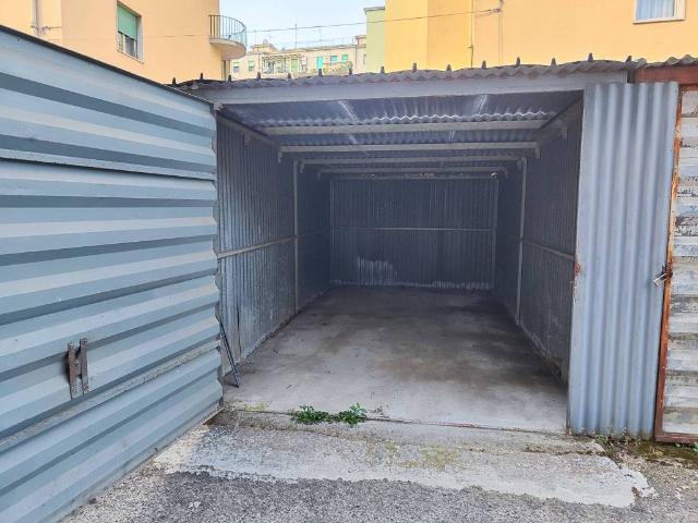 Box / Garage in affitto a Benevento BN