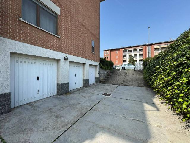 Box / Garage in affitto a Beinasco TO