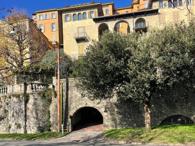 Box / Garage in affitto a Bergamo BG