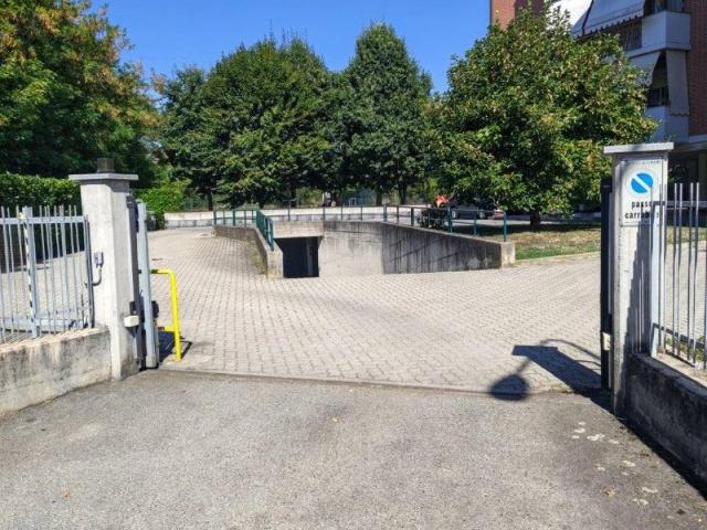 Box / Garage in affitto a Chieri TO