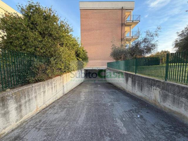 Box / Garage in affitto a Chieti CH