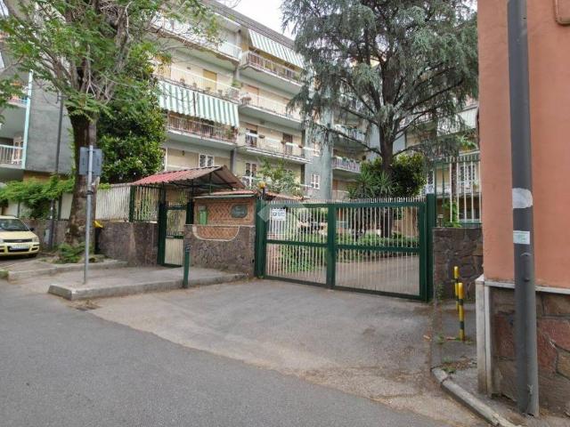 Box / Garage in affitto a Frattamaggiore NA