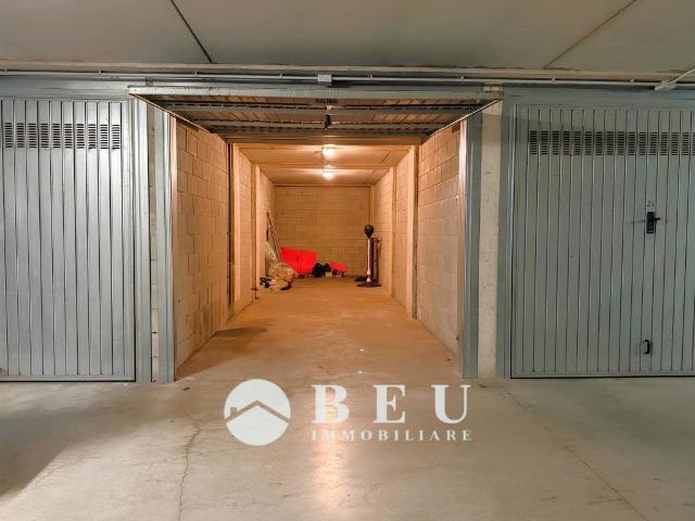 Box / Garage in affitto a Garbagnate Milanese MI