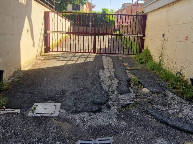 Box / Garage in affitto a Genzano di Roma RM