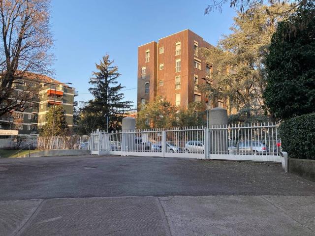 Box / Garage in affitto a Milano MI