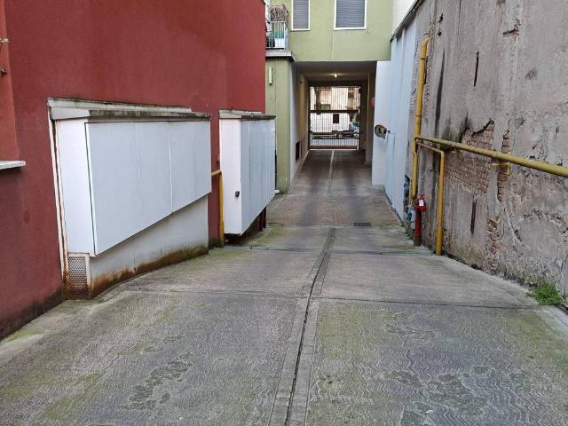 Box / Garage in affitto a Milano MI