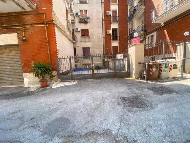Box / Garage in affitto a Napoli NA