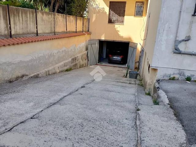 Box / Garage in affitto a Napoli NA