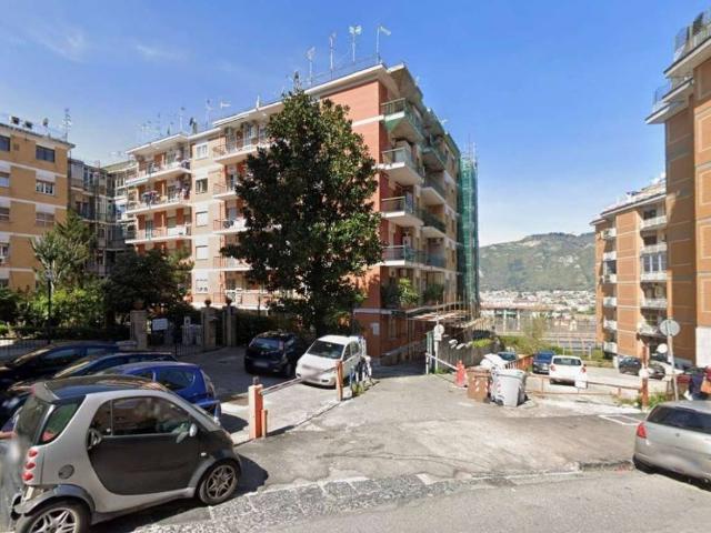 Box / Garage in affitto a Napoli NA