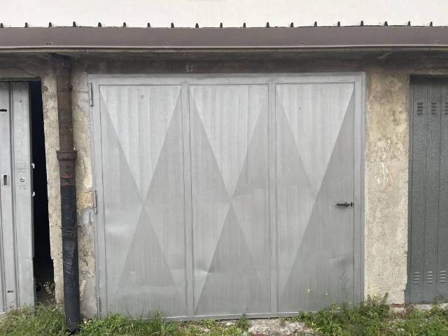 Box / Garage in affitto a Pero MI