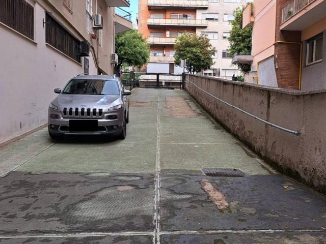 Box / Garage in affitto a Roma RM