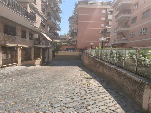 Box / Garage in affitto a Roma RM