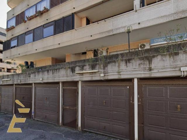Box / Garage in affitto a Roma RM
