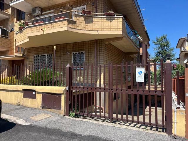 Box / Garage in affitto a Roma RM