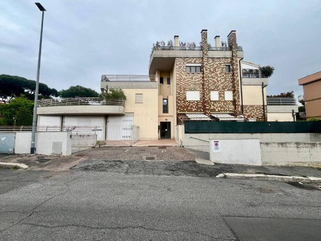 Box / Garage in affitto a Roma RM
