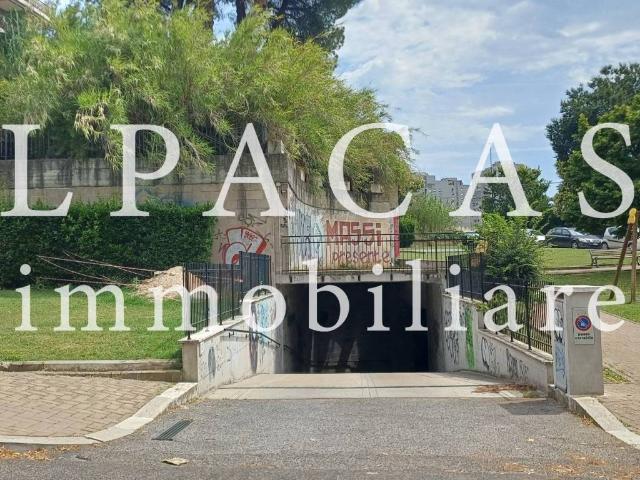 Box / Garage in affitto a Roma RM