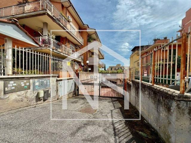 Box / Garage in affitto a Roma RM
