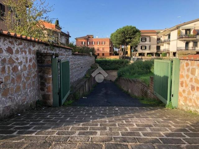 Box / Garage in affitto a Roma RM