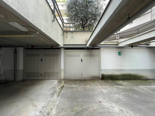 Box / Garage in affitto a Saronno VA