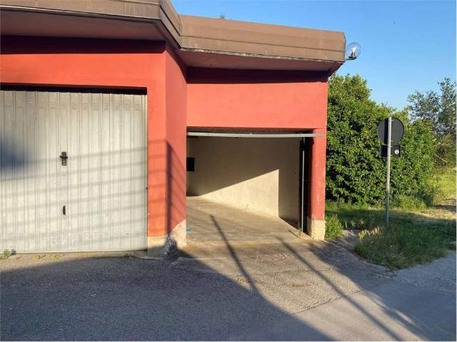 Box / Garage in affitto a Suello LC