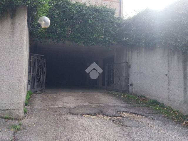 Box / Garage in vendita a Terni TR
