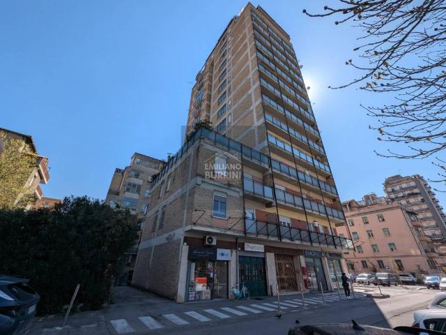 Box / Garage in vendita a Terni TR