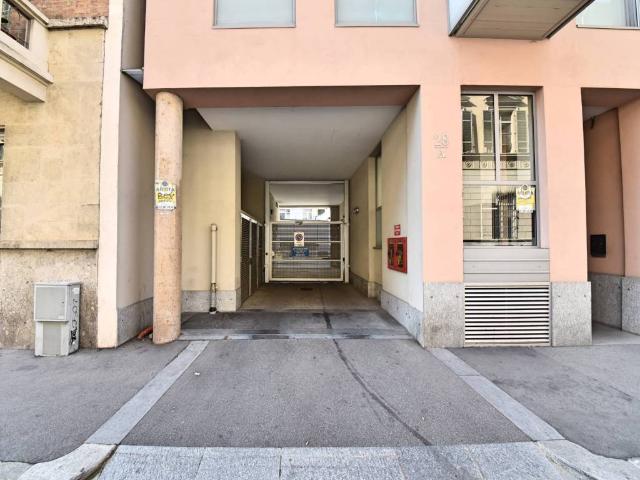 Box / Garage in vendita a Torino TO