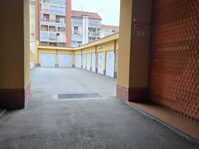 Box / Garage in vendita a Torino TO