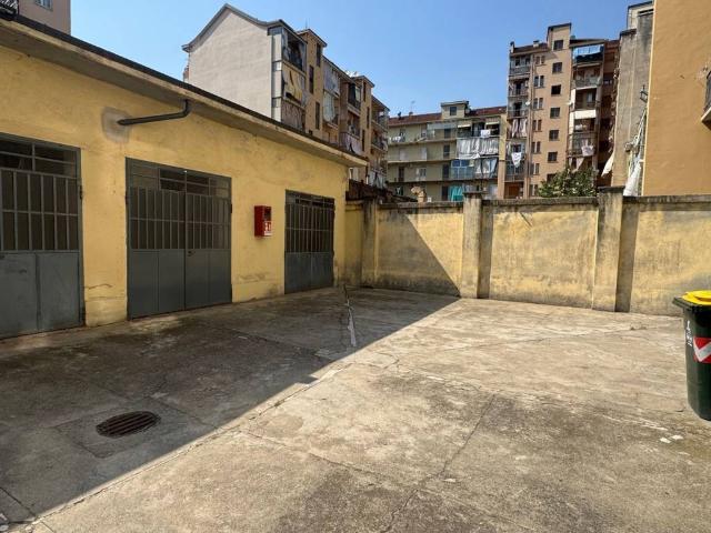 Box / Garage in vendita a Torino TO