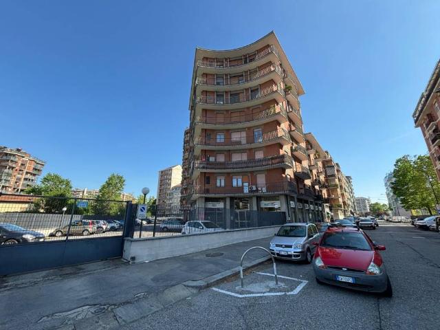 Box / Garage in vendita a Torino TO