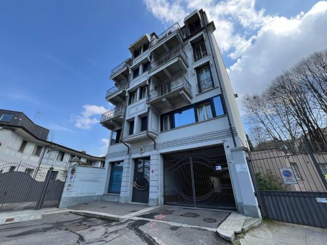 Box / Garage in vendita a Torino TO