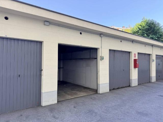 Box / Garage in vendita a Torino TO