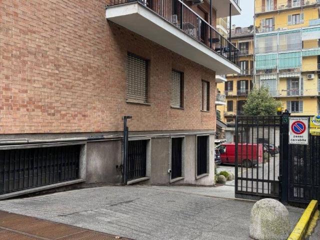 Box / Garage in vendita a Torino TO