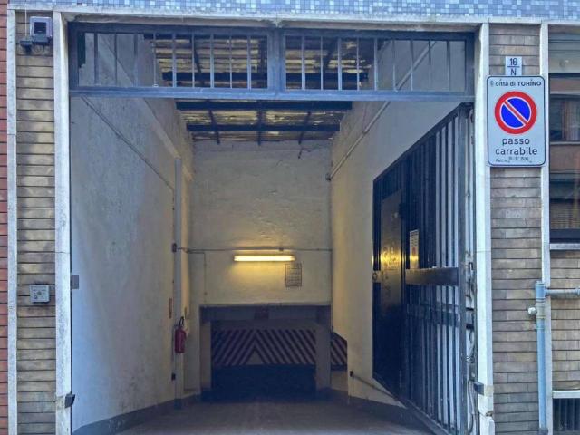 Box / Garage in vendita a Torino TO