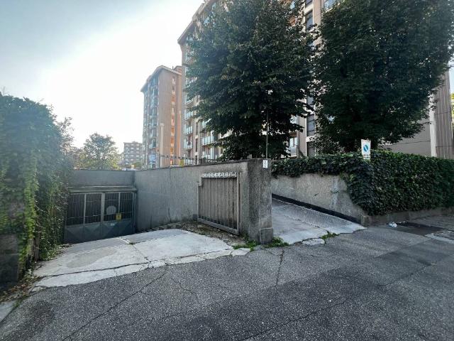 Box / Garage in vendita a Torino TO