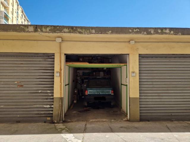 Box / Garage in vendita a Torino TO