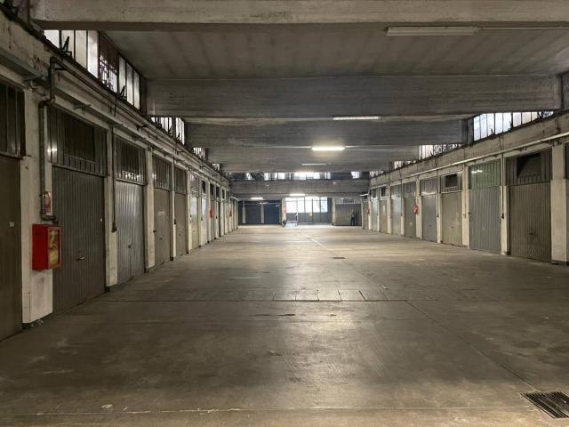 Box / Garage in vendita a Torino TO