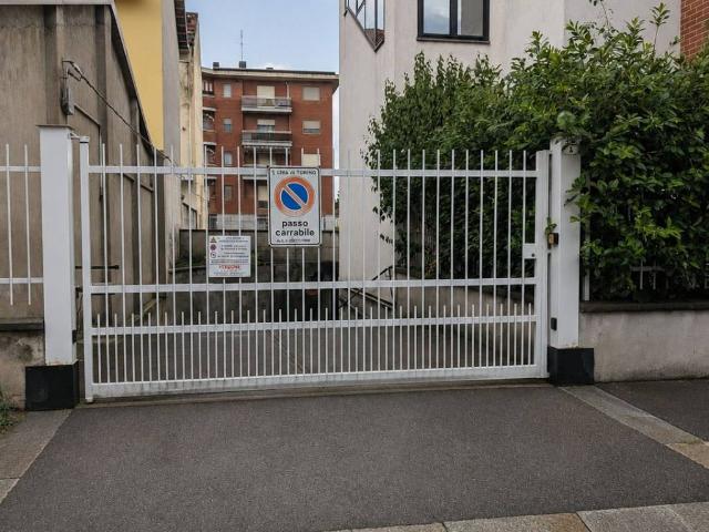 Box / Garage in vendita a Torino TO