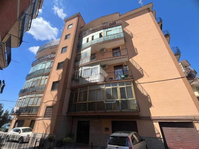 Box / Garage in vendita a Torre del Greco NA