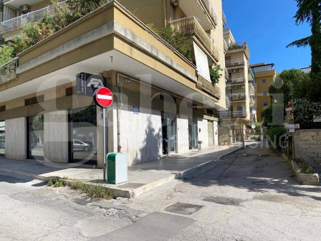 Box / Garage in vendita a Trani BT